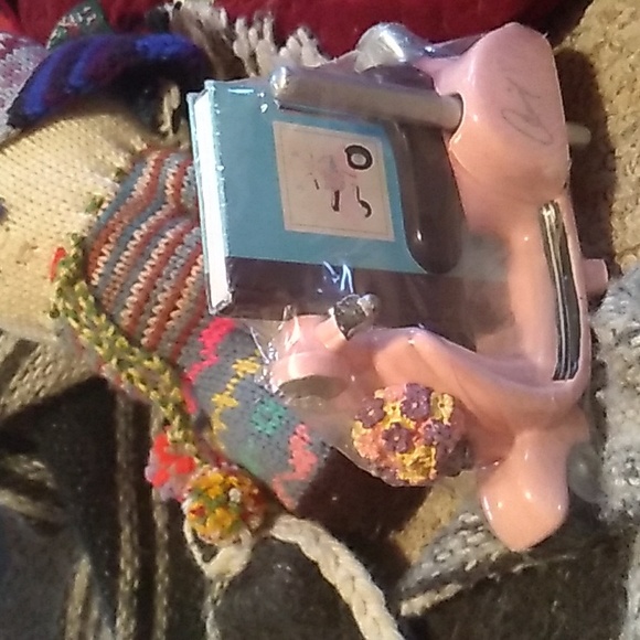 π΅ PiNK SCOOTER DESKTOP NOTEPAD & PENCIL DISPLAY - Picture 3 of 16